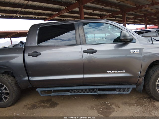 5TFDY5F19EX404324 Toyota Tundra Sr5 5.7l V8