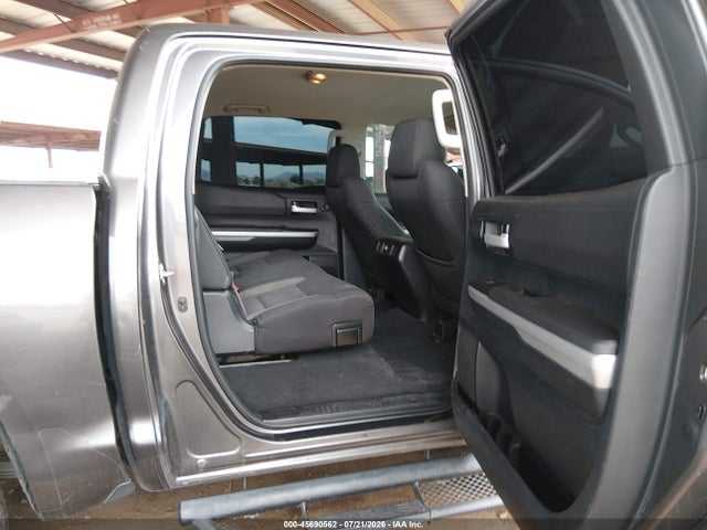5TFDY5F19EX404324 Toyota Tundra Sr5 5.7l V8