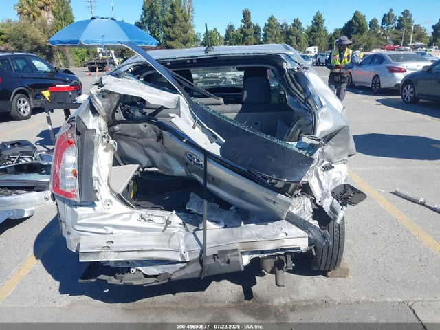 2013 Toyota Prius Three მანქანა იყიდება აუქციონზე, vin: JTDKN3DU5D5692421, აუქციონის ნომერი: 45690577