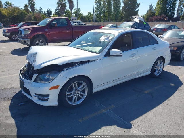 Продажа на аукционе авто 2013 Mercedes-benz C 250 Sport, vin: WDDGF4HB3DR282376, номер лота: 45690580