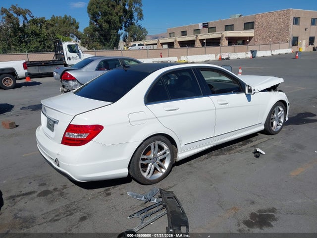 Продажа на аукционе авто 2013 Mercedes-benz C 250 Sport, vin: WDDGF4HB3DR282376, номер лота: 45690580