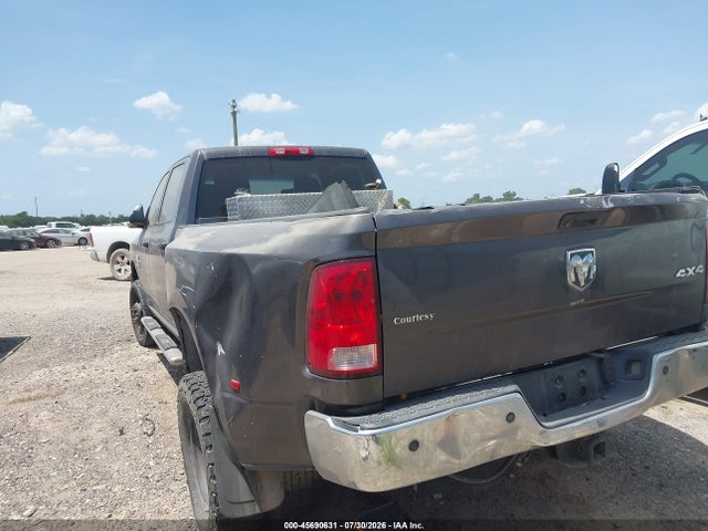 45690631 :رقم المزاد ، 3C63RRGL5FG613203 vin ، 2015 Ram 3500 Tradesman مزاد بيع