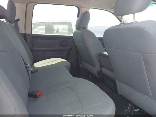 45690631 :رقم المزاد ، 3C63RRGL5FG613203 vin ، 2015 Ram 3500 Tradesman مزاد بيع