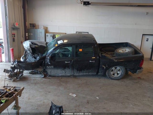 45690658 :رقم المزاد ، 1C6RR7LT1HS674984 vin ، 2017 Ram 1500 Slt مزاد بيع