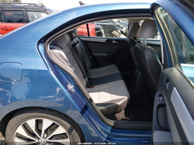 2016 Volkswagen Jetta Hybrid Sel Premium მანქანა იყიდება აუქციონზე, vin: 3VW637AJ6GM234925, აუქციონის ნომერი: 45690661