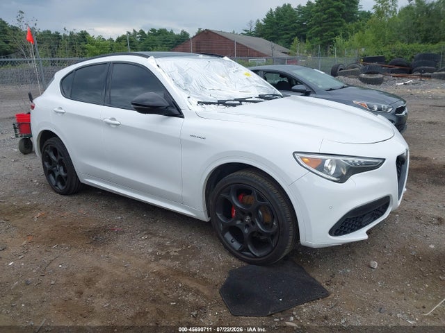 Продаж на аукціоні авто 2023 Alfa Romeo Stelvio Veloce Awd, vin: ZASPAKBN9P7D64636, номер лоту: 45690711