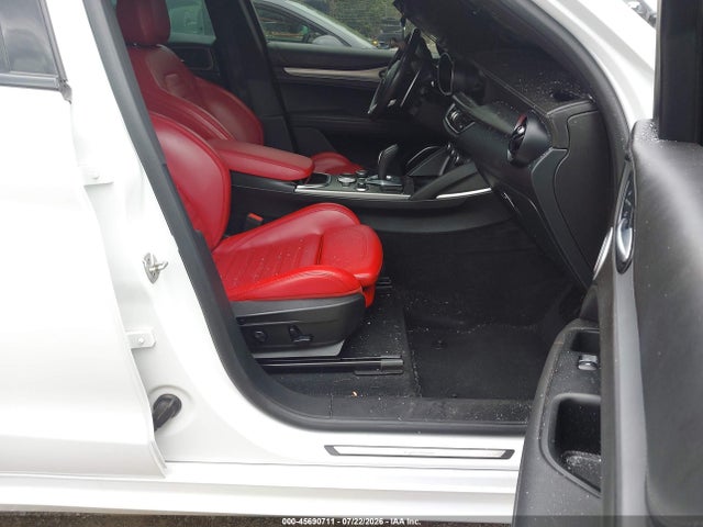 Продаж на аукціоні авто 2023 Alfa Romeo Stelvio Veloce Awd, vin: ZASPAKBN9P7D64636, номер лоту: 45690711