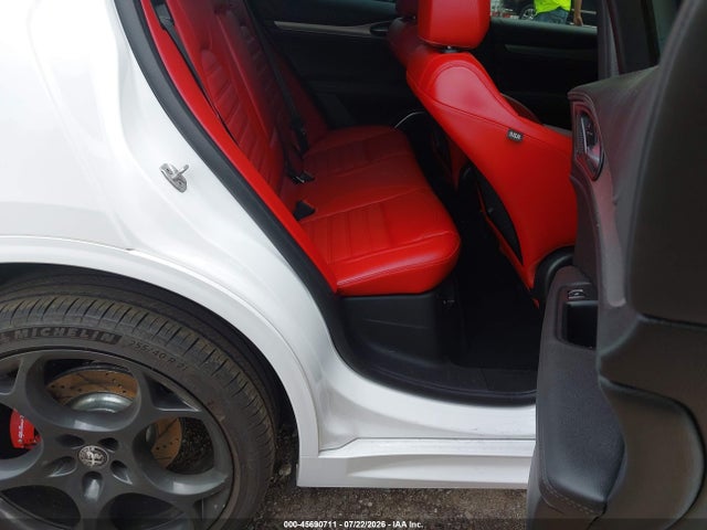 Продаж на аукціоні авто 2023 Alfa Romeo Stelvio Veloce Awd, vin: ZASPAKBN9P7D64636, номер лоту: 45690711