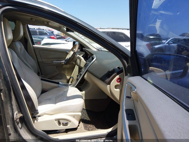2011 Volvo Xc60 3.2 მანქანა იყიდება აუქციონზე, vin: YV4952DL6B2191386, აუქციონის ნომერი: 45690719