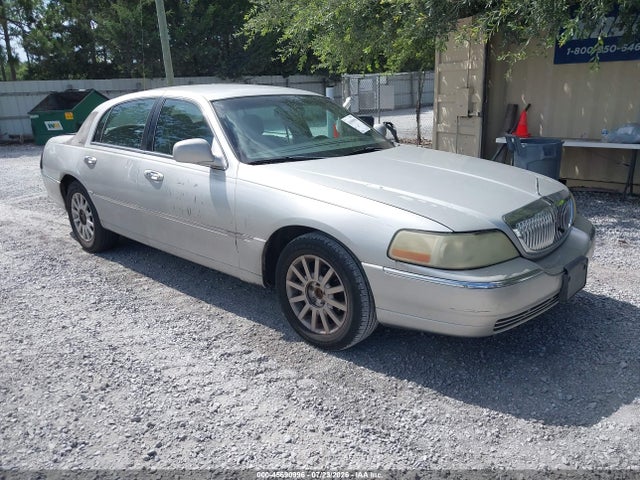 Auction sale of the 2007 Lincoln Town Car Signature, vin: 1LNHM81W17Y633753, lot number: 45690996