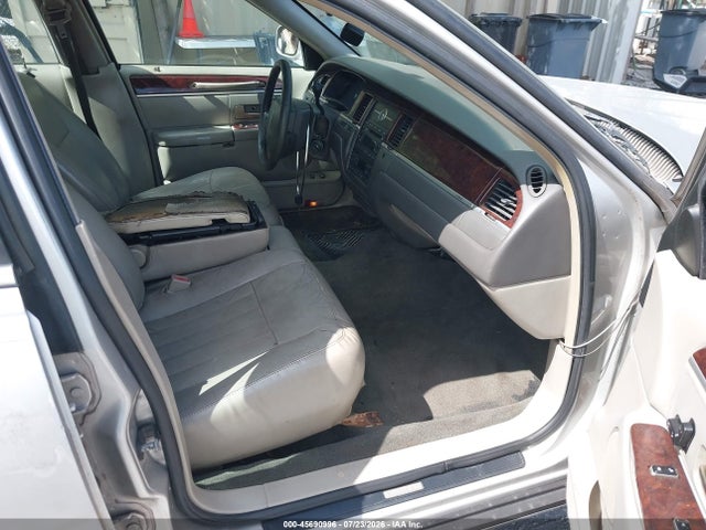 Auction sale of the 2007 Lincoln Town Car Signature, vin: 1LNHM81W17Y633753, lot number: 45690996