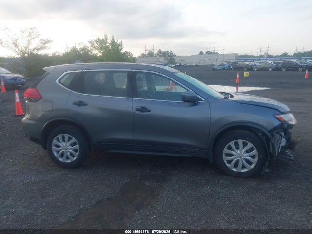 2017 Nissan Rogue S მანქანა იყიდება აუქციონზე, vin: JN8AT2MV5HW001378, აუქციონის ნომერი: 45691176