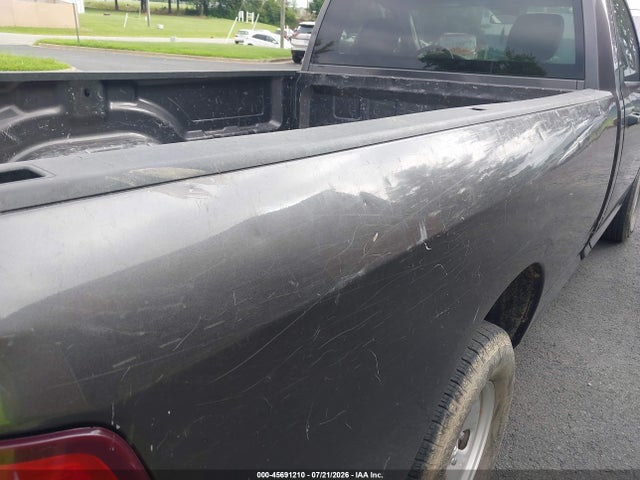 45691210 :رقم المزاد ، 3C6JR6DG1KG504003 vin ، 2019 Ram 1500 Classic مزاد بيع