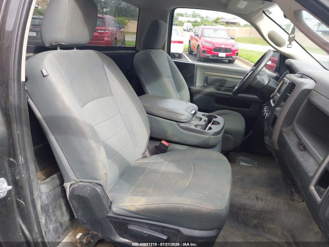 45691210 :رقم المزاد ، 3C6JR6DG1KG504003 vin ، 2019 Ram 1500 Classic مزاد بيع