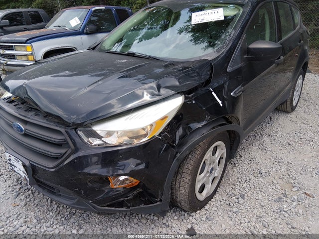 45691211 :رقم المزاد ، 1FMCU0F77HUC31032 vin ، 2017 Ford Escape S مزاد بيع