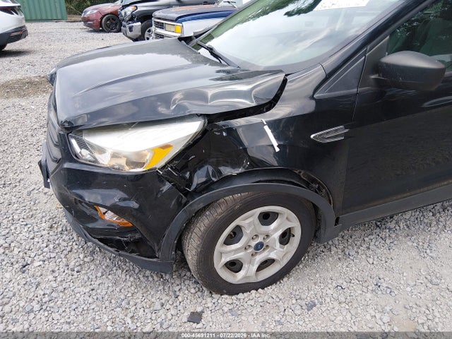 45691211 :رقم المزاد ، 1FMCU0F77HUC31032 vin ، 2017 Ford Escape S مزاد بيع