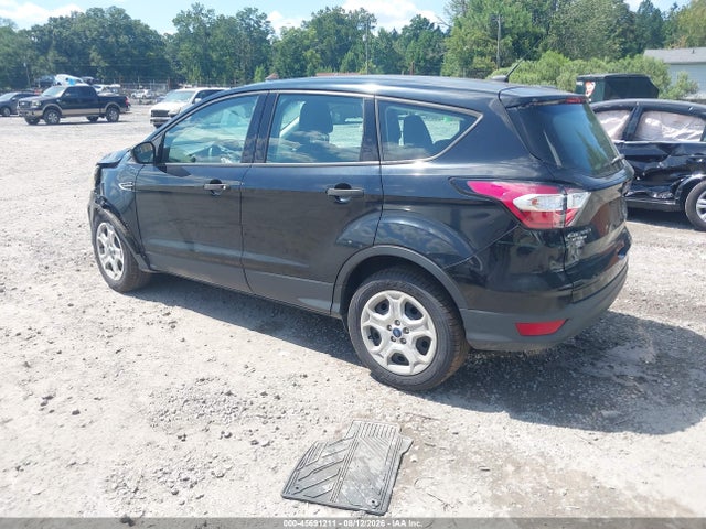 45691211 :رقم المزاد ، 1FMCU0F77HUC31032 vin ، 2017 Ford Escape S مزاد بيع