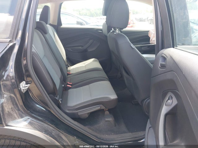 45691211 :رقم المزاد ، 1FMCU0F77HUC31032 vin ، 2017 Ford Escape S مزاد بيع