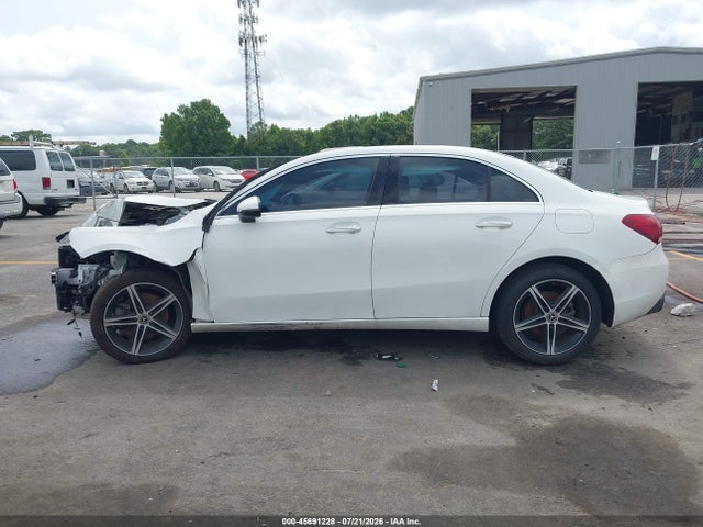 Продаж на аукціоні авто 2019 Mercedes-benz A 220 4matic, vin: WDD3G4FB9KW032444, номер лоту: 45691228