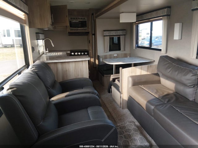Coachmen Catalina 2021 5ZT2CAVB1MX021659 Image 15