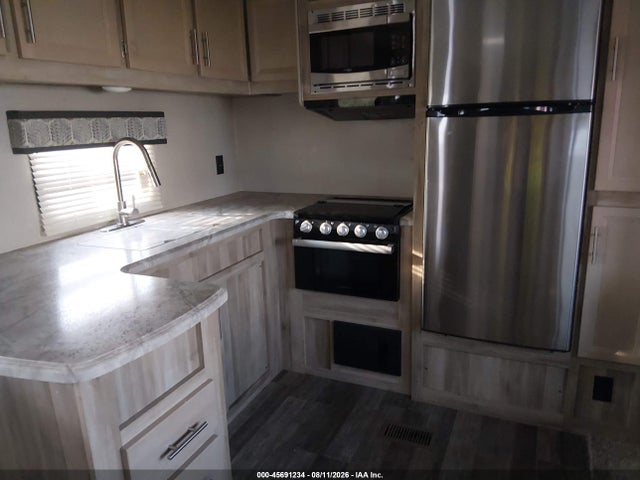 Coachmen Catalina 2021 5ZT2CAVB1MX021659 Image 12
