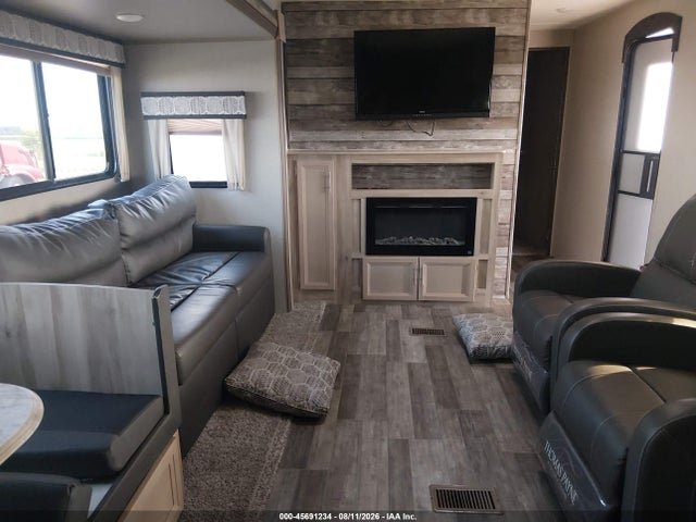 Coachmen Catalina 2021 5ZT2CAVB1MX021659 Image 5