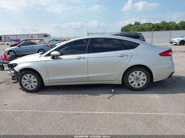 Продажа на аукционе авто 2019 Ford Fusion S, vin: 3FA6P0G74KR130428, номер лота: 45691296