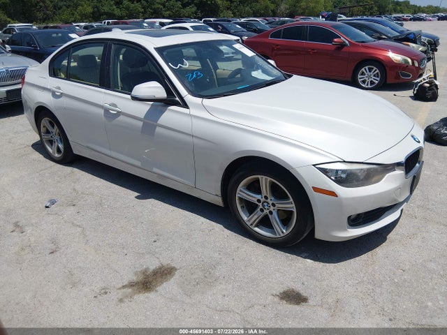 45691403 :رقم المزاد ، WBA3B1C50DF461817 vin ، 2013 Bmw 320i مزاد بيع
