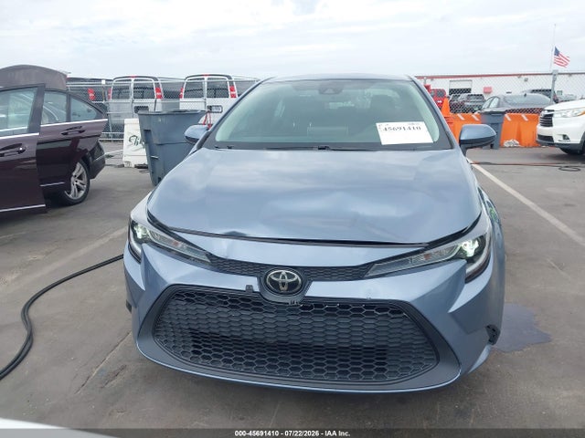45691410 :رقم المزاد ، 5YFEPMAE0MP153444 vin ، 2021 Toyota Corolla Le مزاد بيع