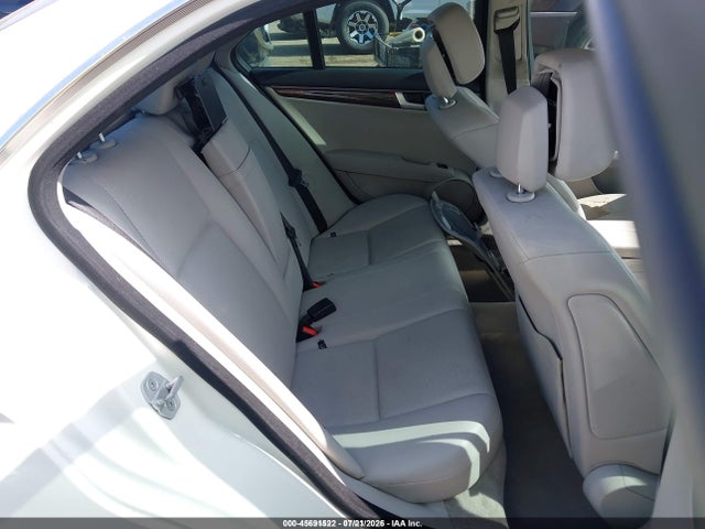 45691522 :رقم المزاد ، WDDGF4HB9CR222469 vin ، 2012 Mercedes-benz C 250 Luxury مزاد بيع