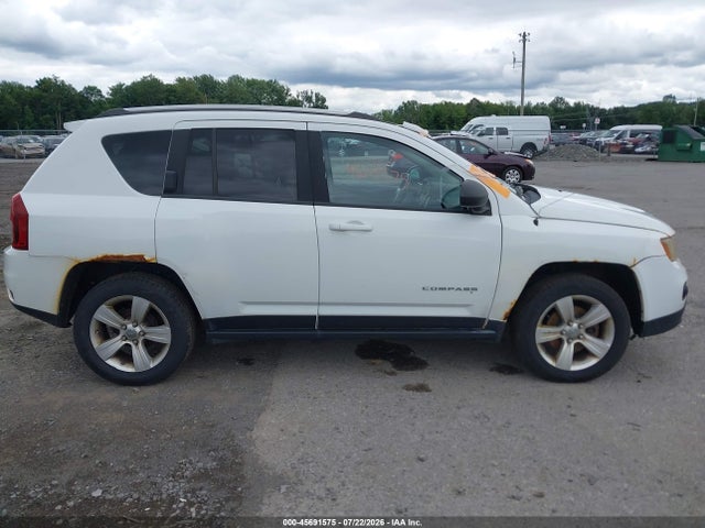 2014 Jeep Compass Latitude მანქანა იყიდება აუქციონზე, vin: 1C4NJDEB6ED847111, აუქციონის ნომერი: 45691575