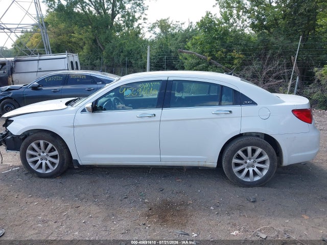 45691610 :رقم المزاد ، 1C3CCBCG9EN198505 vin ، 2014 Chrysler 200 Limited مزاد بيع