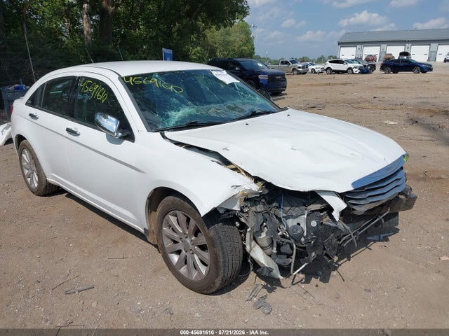 45691610 :رقم المزاد ، 1C3CCBCG9EN198505 vin ، 2014 Chrysler 200 Limited مزاد بيع