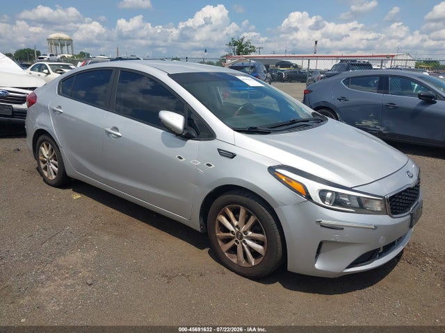 2017 Kia Forte Lx მანქანა იყიდება აუქციონზე, vin: 3KPFL4A75HE131982, აუქციონის ნომერი: 45691632