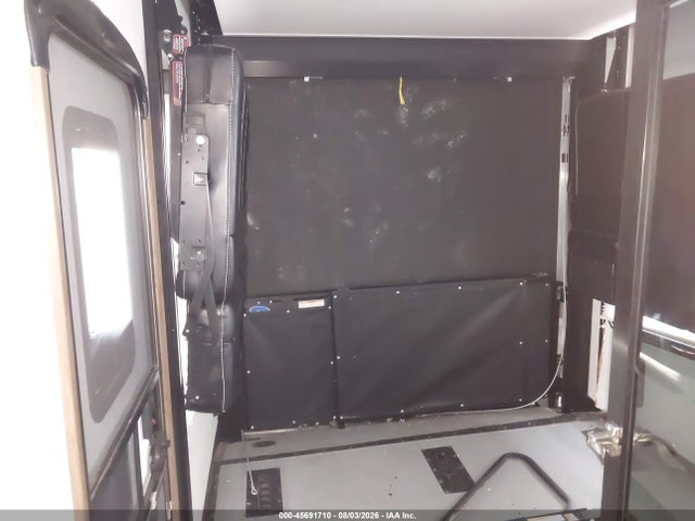Keystone Rv Fuzion 2021 4YDF37927MF810157 Image 16