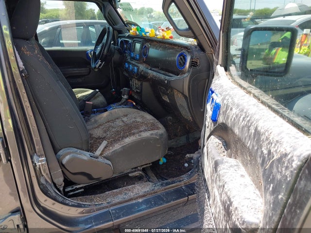 1C4HJXDG2JW117111 Jeep Wrangler Unlimited Sport S 4x4