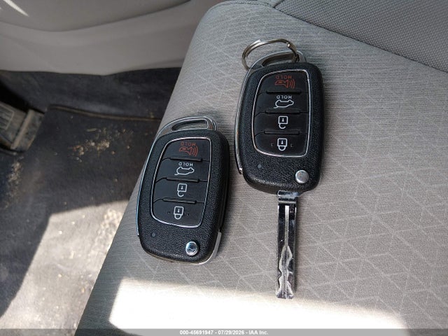KM8J2CA47JU656297 Hyundai TUCSON SE