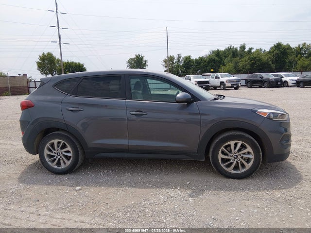 KM8J2CA47JU656297 Hyundai TUCSON SE