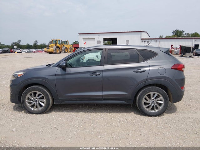 KM8J2CA47JU656297 Hyundai TUCSON SE