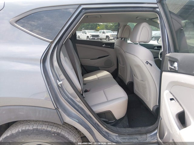 KM8J2CA47JU656297 Hyundai TUCSON SE