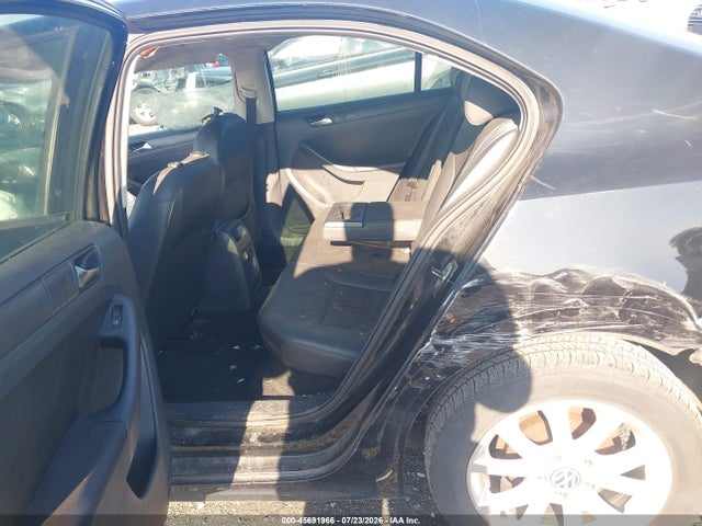 45691966 :رقم المزاد ، 3VWDZ7AJXBM331009 vin ، 2011 Volkswagen Jetta 2.5l Se مزاد بيع