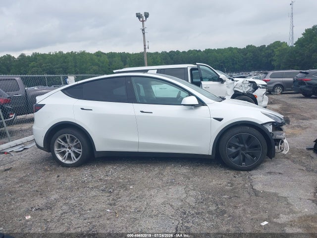 Продаж на аукціоні авто 2022 Tesla Model Y Long Range Dual Motor All-wheel Drive, vin: 7SAYGDEE6NF371251, номер лоту: 45692019