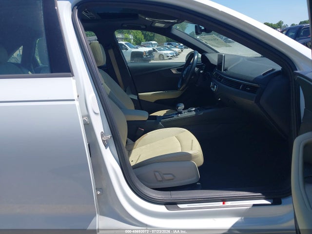 Продаж на аукціоні авто 2017 Audi A4 Season Of Audi Ultra Premium, vin: WAUKMAF47HN056798, номер лоту: 45692072