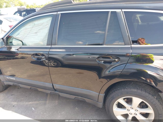 45692119 :رقم المزاد ، 4S4BRBCC3E3325663 vin ، 2014 Subaru Outback 2.5i Premium مزاد بيع
