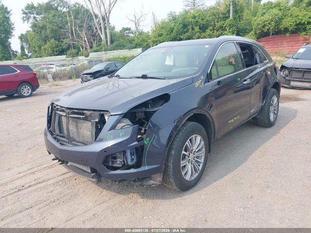 45692135 :رقم المزاد ، 1GYKNDRS0JZ140711 vin ، 2018 Cadillac Xt5 Luxury مزاد بيع