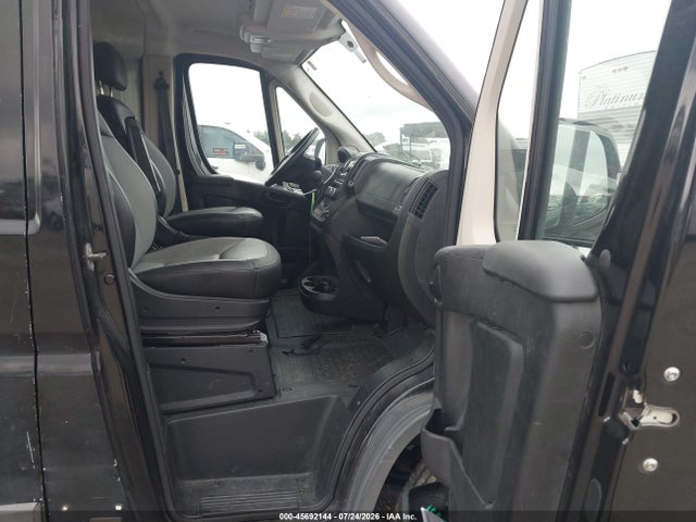 45692144 :رقم المزاد ، 3C6TRVDG0JE104642 vin ، 2018 Ram Promaster 2500 High Roof 159 Wb مزاد بيع