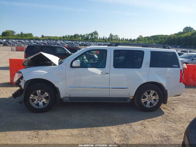 2011 Nissan Pathfinder Silver მანქანა იყიდება აუქციონზე, vin: 5N1AR1NB1BC611162, აუქციონის ნომერი: 45692246