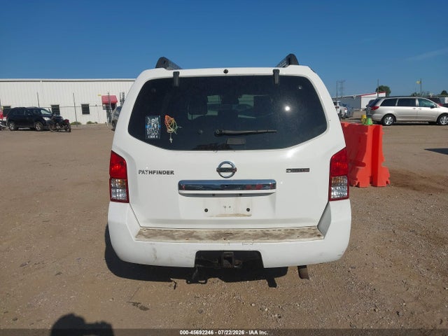 2011 Nissan Pathfinder Silver მანქანა იყიდება აუქციონზე, vin: 5N1AR1NB1BC611162, აუქციონის ნომერი: 45692246