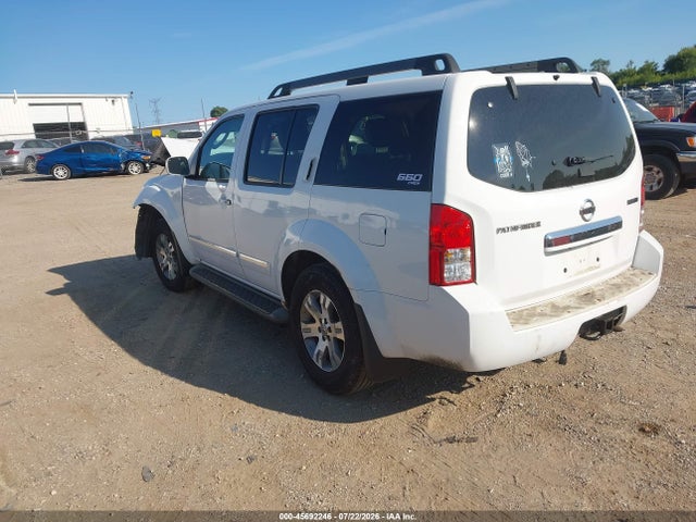 2011 Nissan Pathfinder Silver მანქანა იყიდება აუქციონზე, vin: 5N1AR1NB1BC611162, აუქციონის ნომერი: 45692246