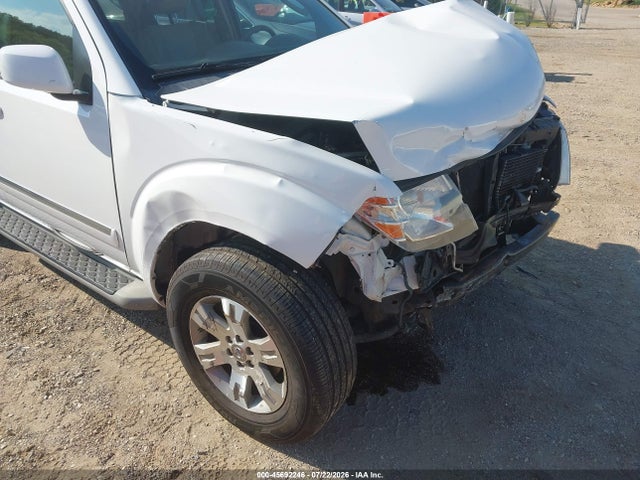 2011 Nissan Pathfinder Silver მანქანა იყიდება აუქციონზე, vin: 5N1AR1NB1BC611162, აუქციონის ნომერი: 45692246